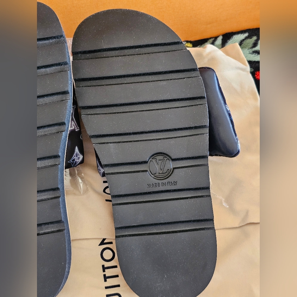 Louis Vuitton Pillow Pool Sandal Size EU40=10US Blue Black - Picture 11 of 16